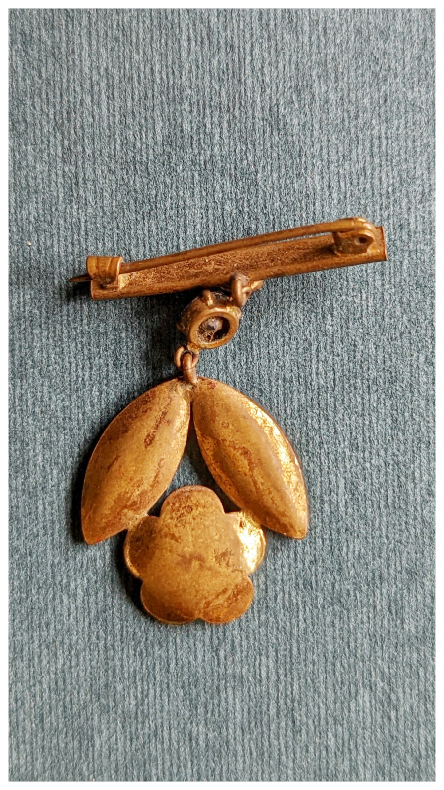 Broche fleur et strass 40's