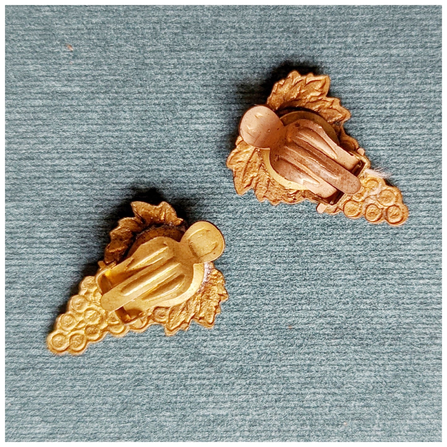 Boucles clips grappe de raisons crème 50s
