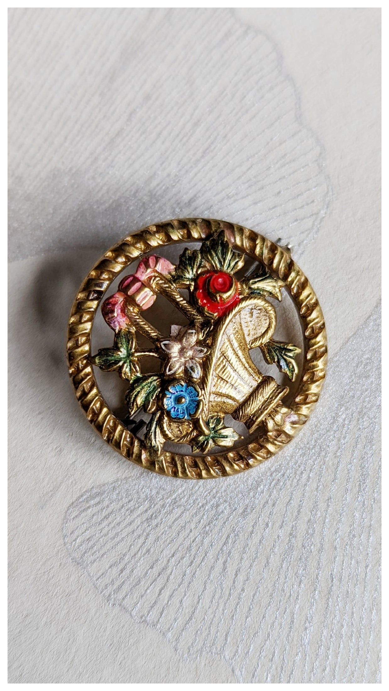 Broche panier à fleurs 40's