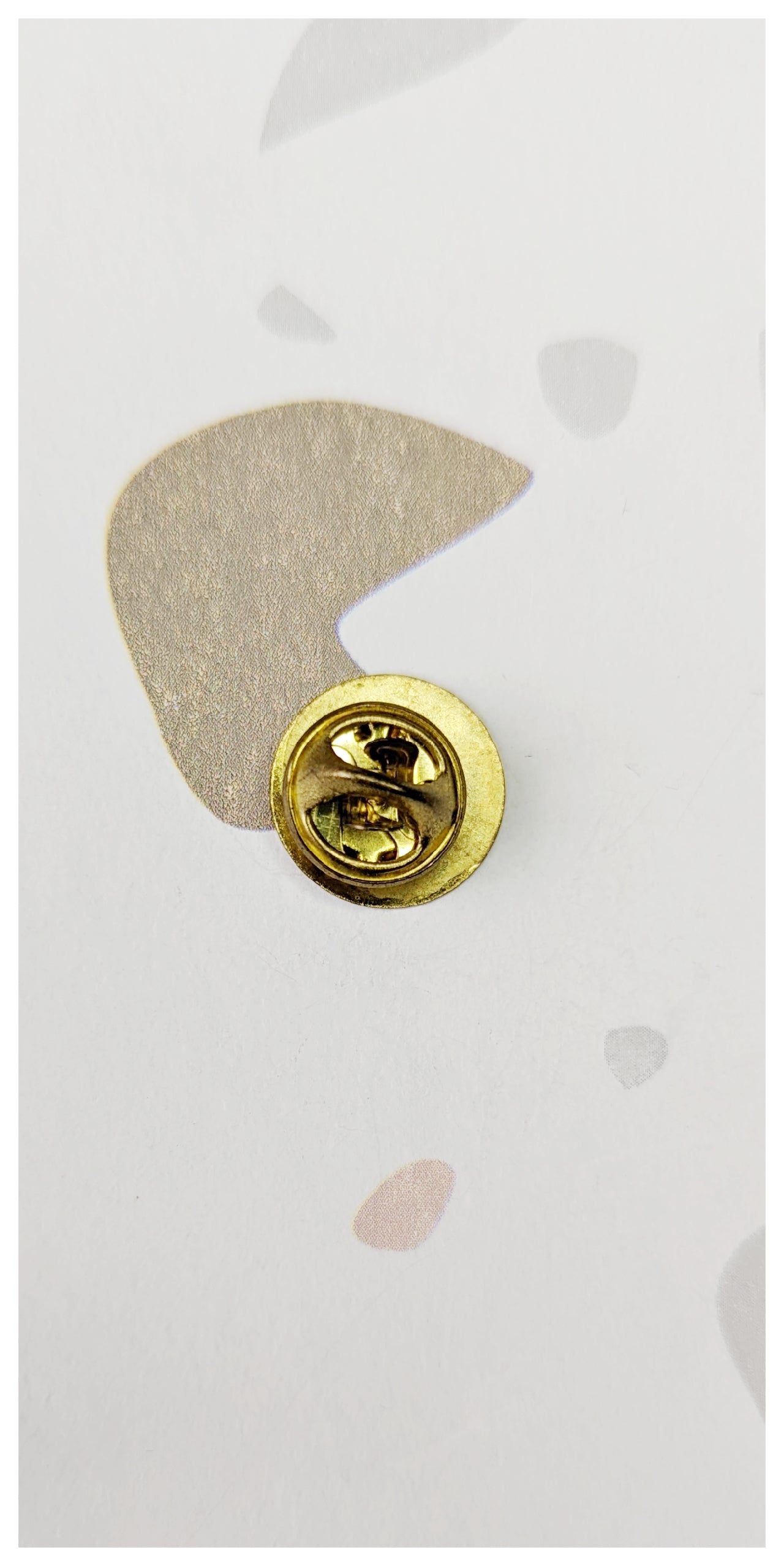 Pin's rond à pois 80s