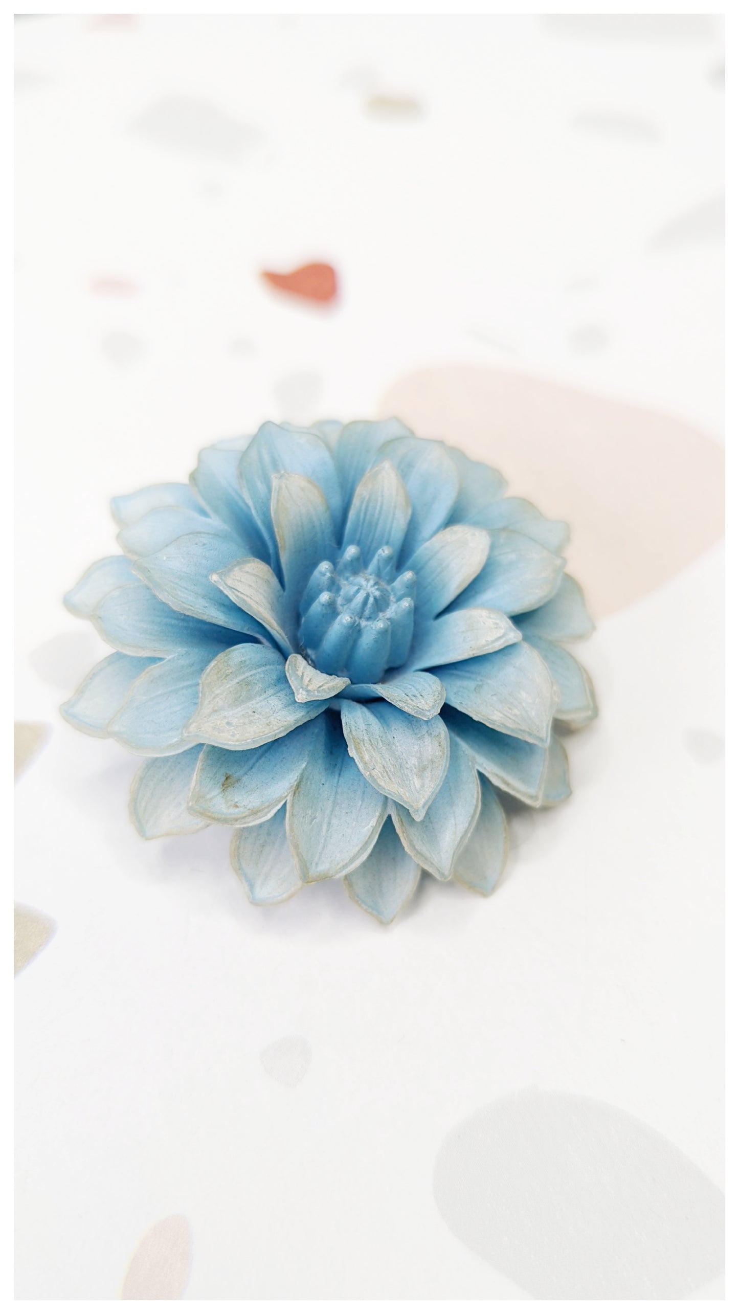 Broche Fleur à pétales 50s
