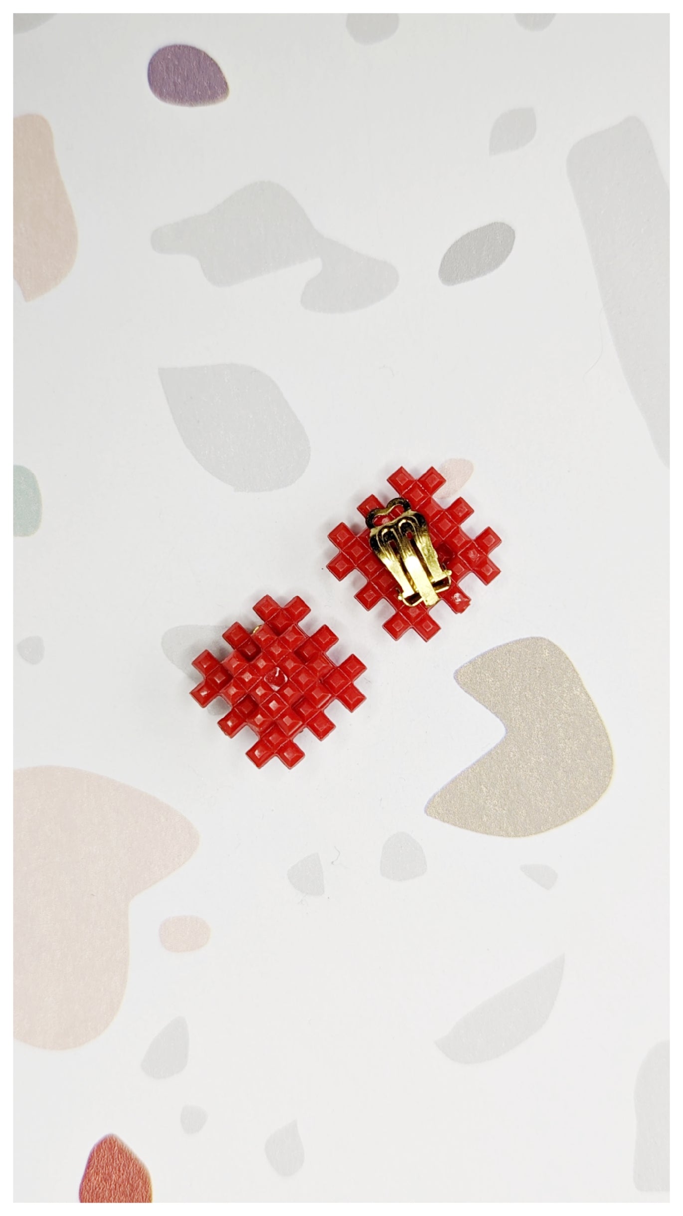 Boucles clips carré rouge 60s