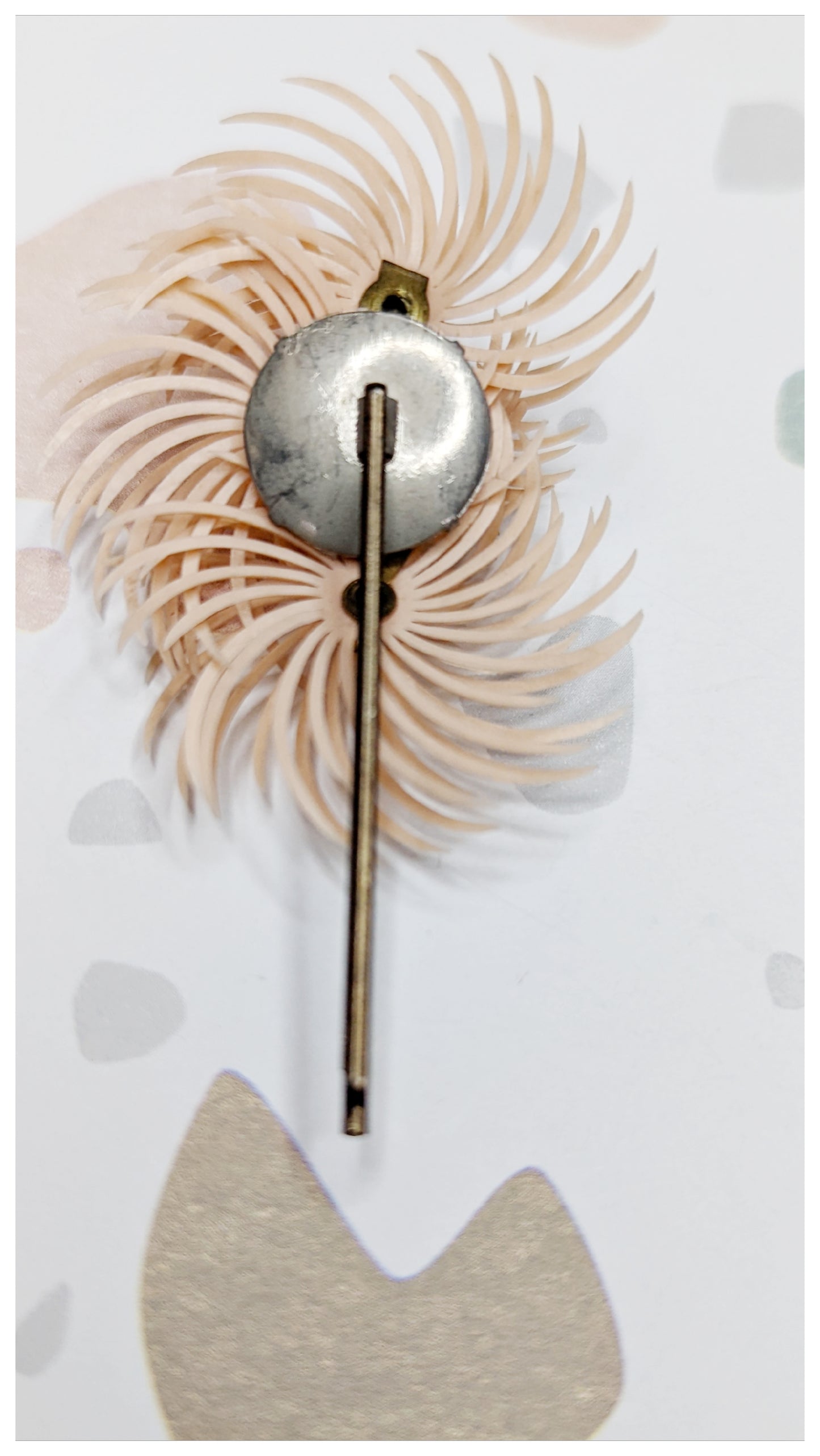 Pince plate à fleurs et strass 60's (Neuve)
