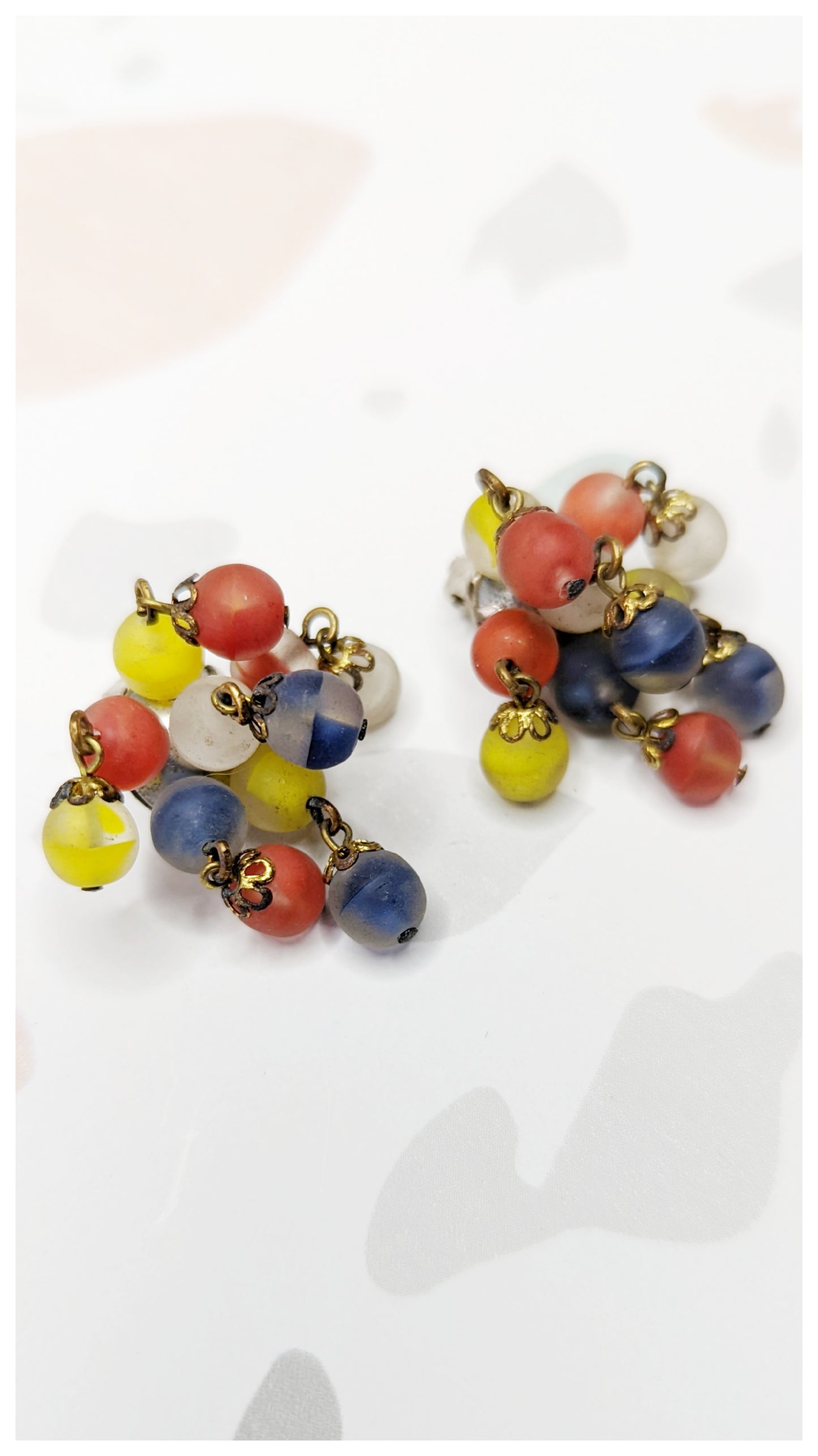 Boucles clips grappe de perles 60s