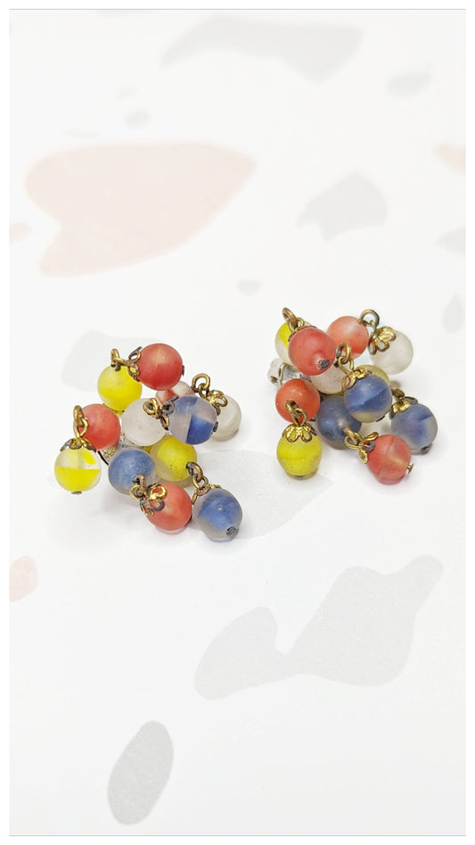 Boucles clips grappe de perles 60s