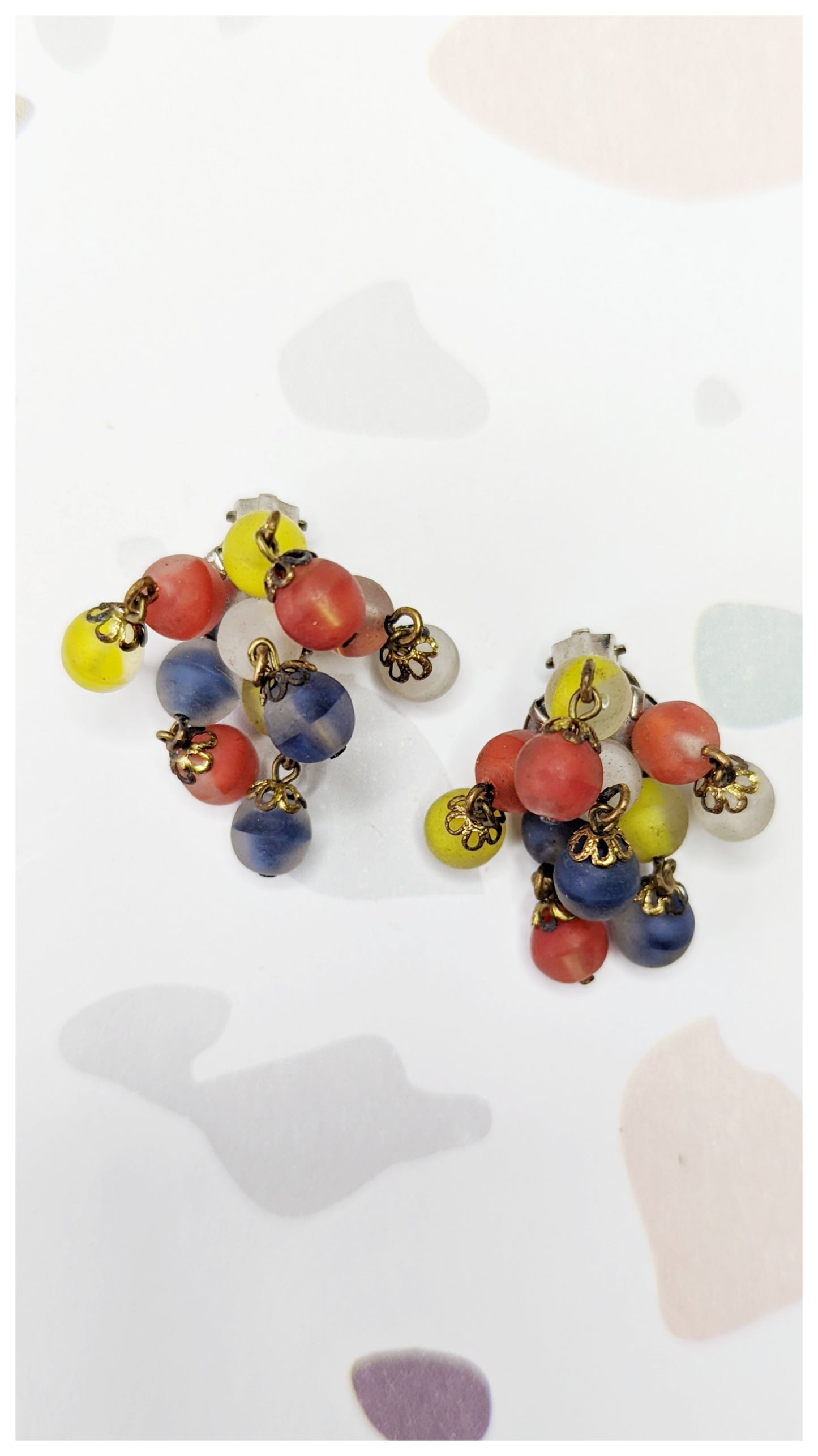 Boucles clips grappe de perles 60s