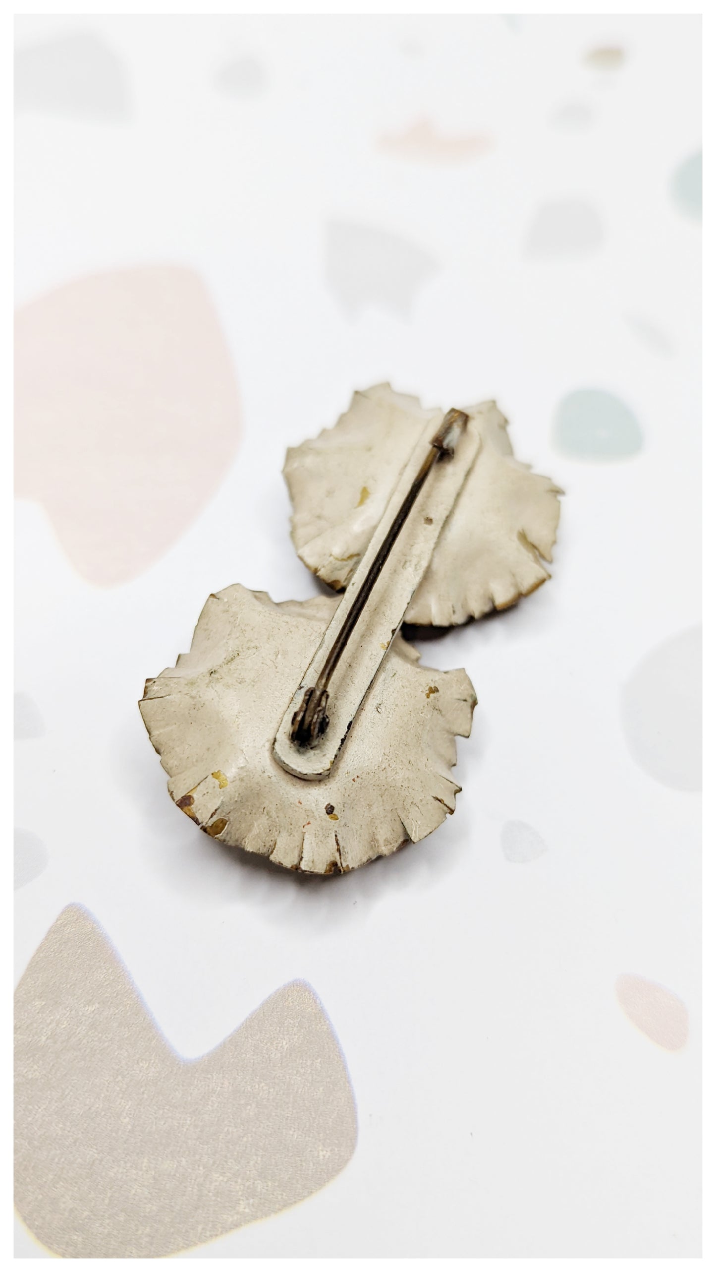 Broche à fleurs crème 40's