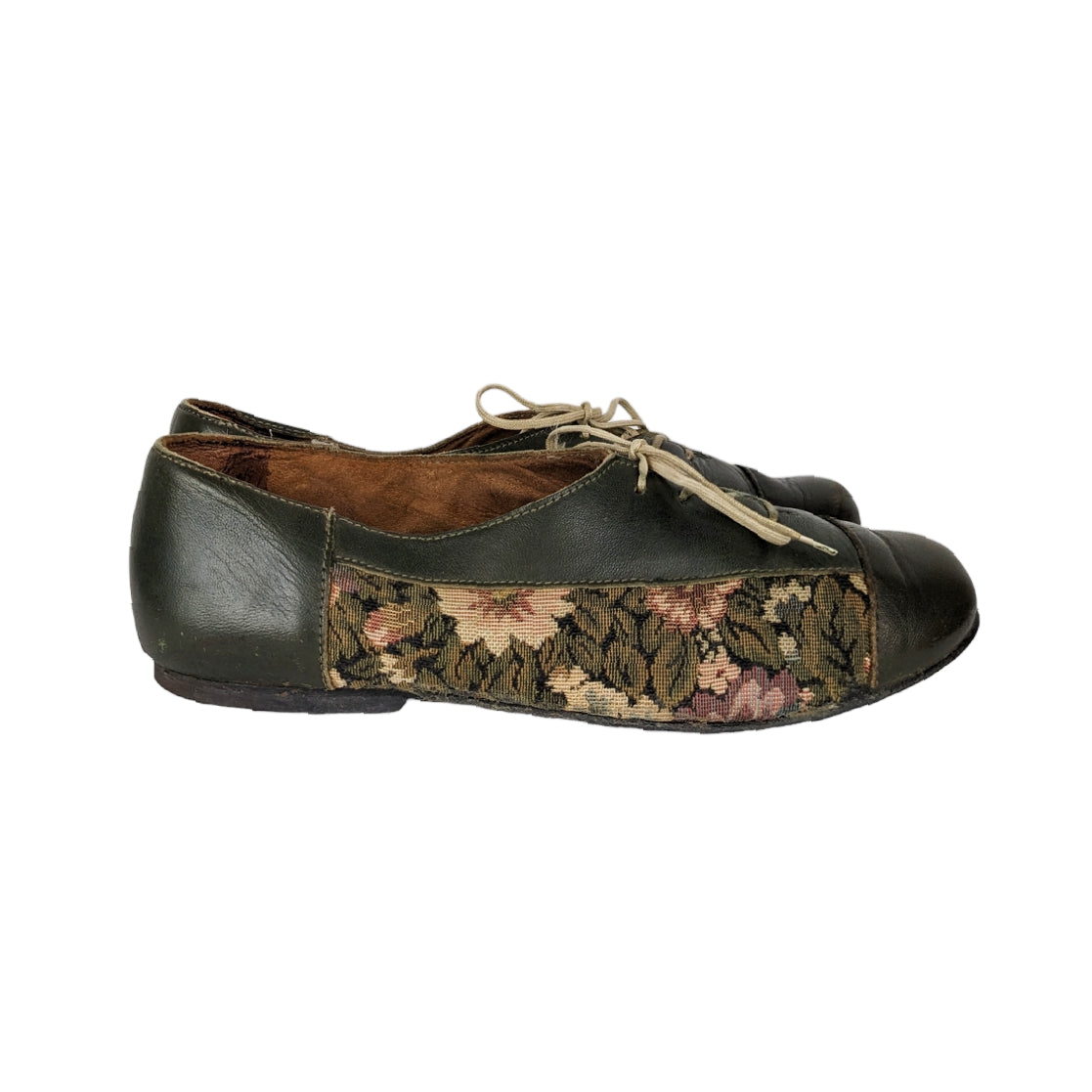 Derbies avec tapisseries 90s