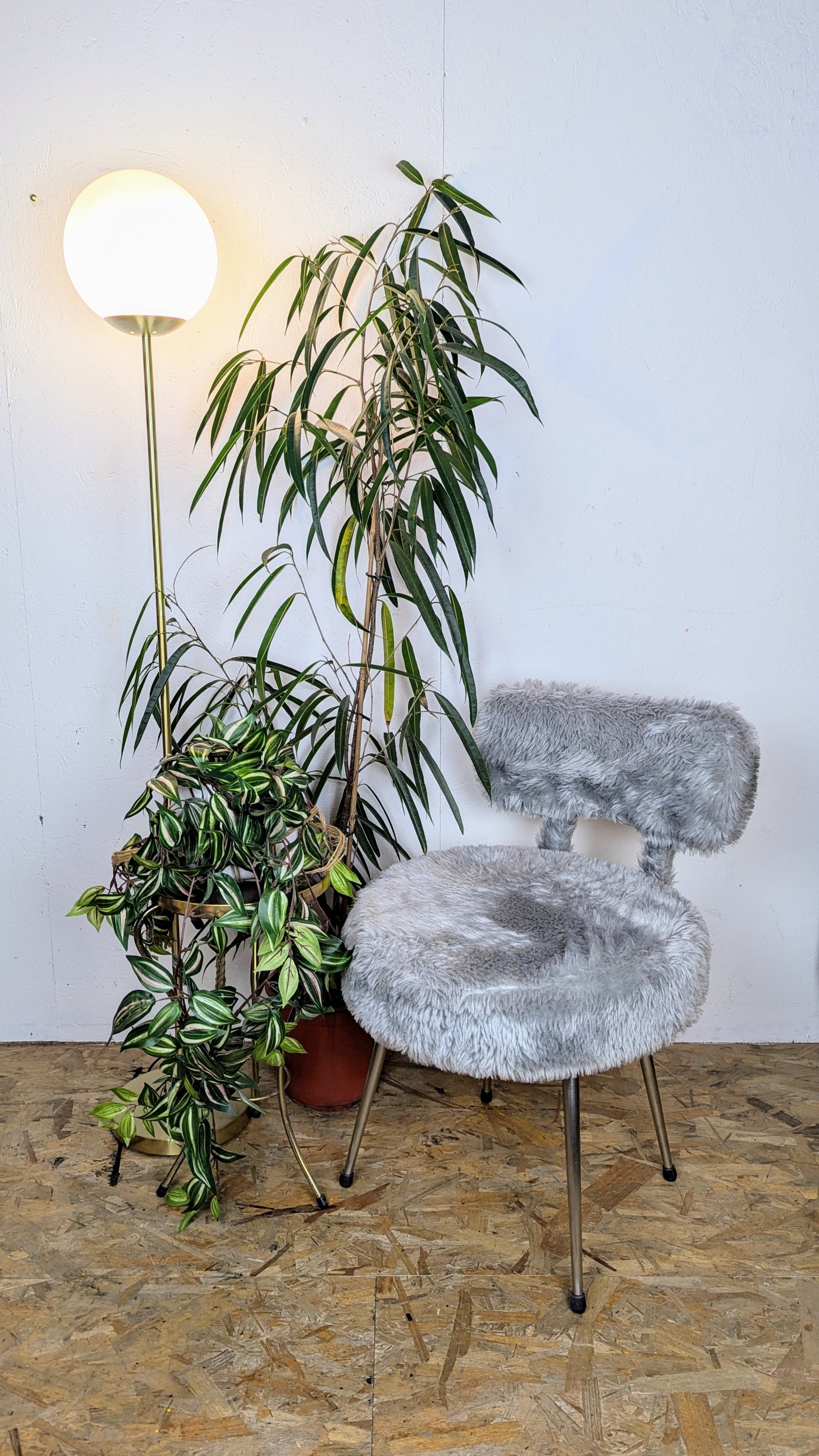 Chaise doudoune grise Marque Pelfran Edition Peltex Moumoute Années 60-70