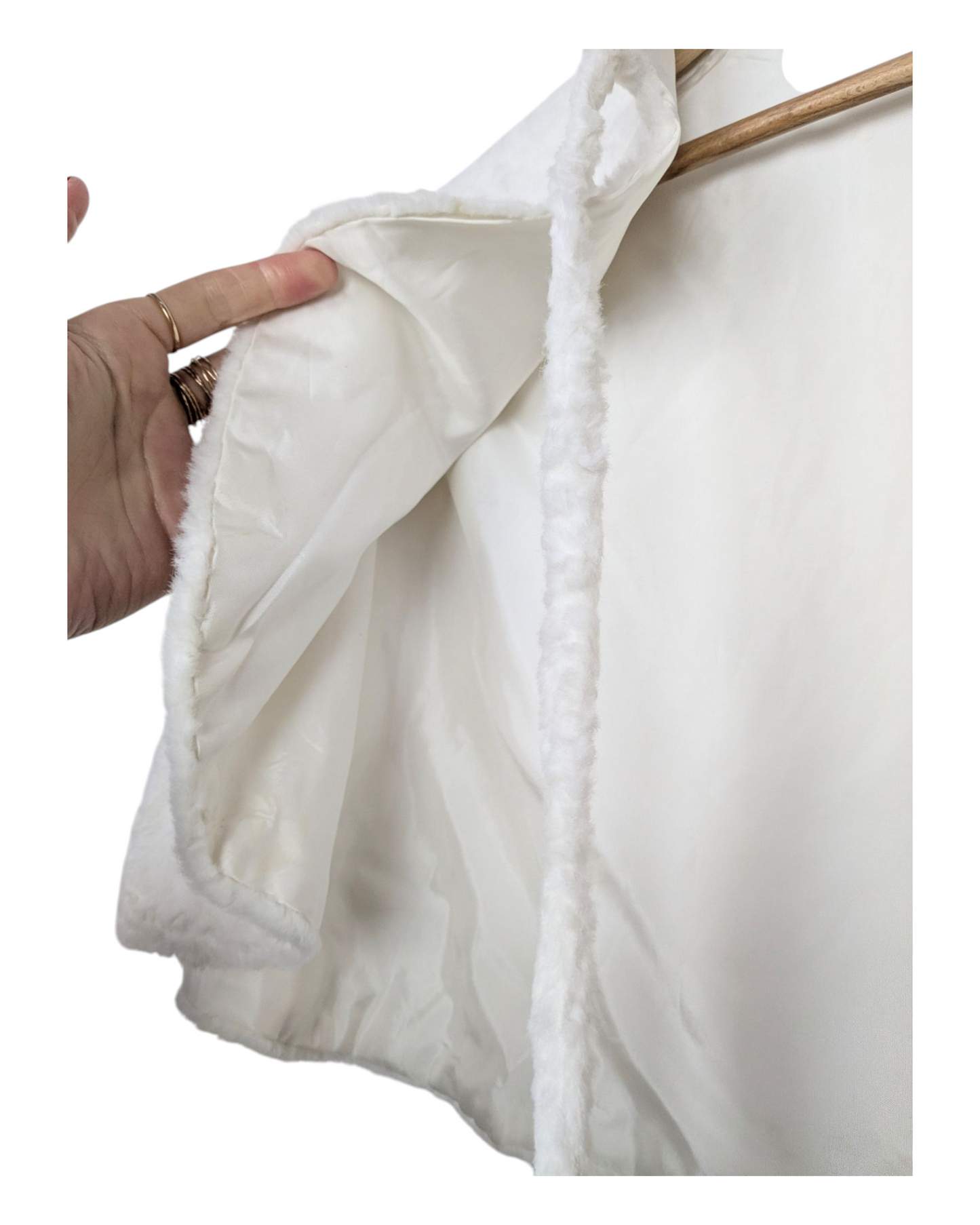 Capeline blanche 60s