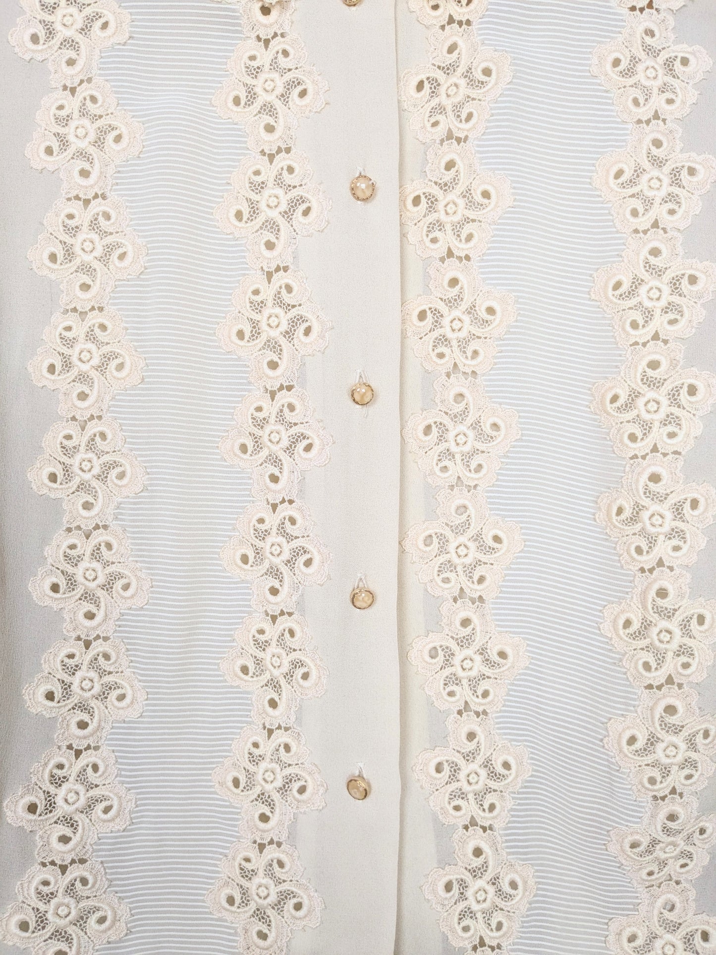 Chemisier beige brodé 50s
