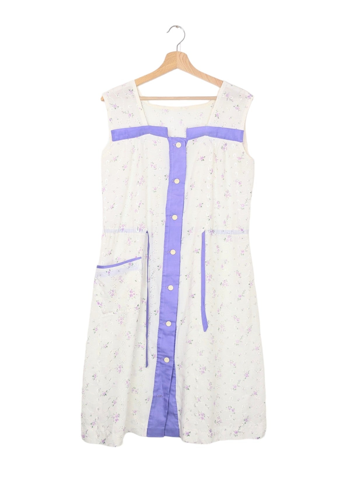 Robe brodée lilas 80s