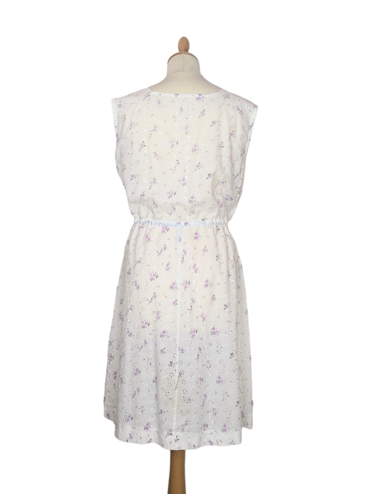 Robe brodée lilas 80s