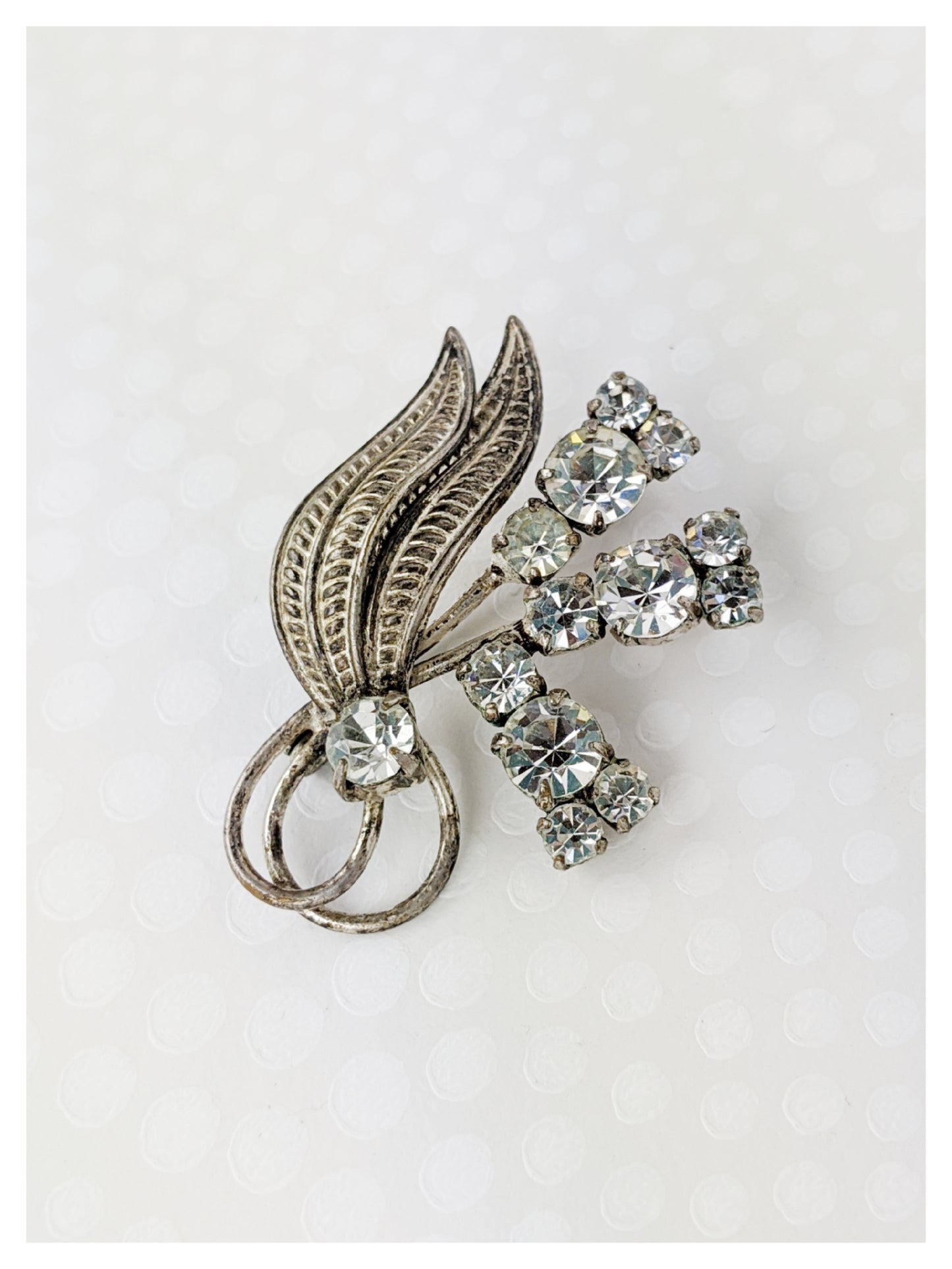 Broche fleurs et brillants 60's