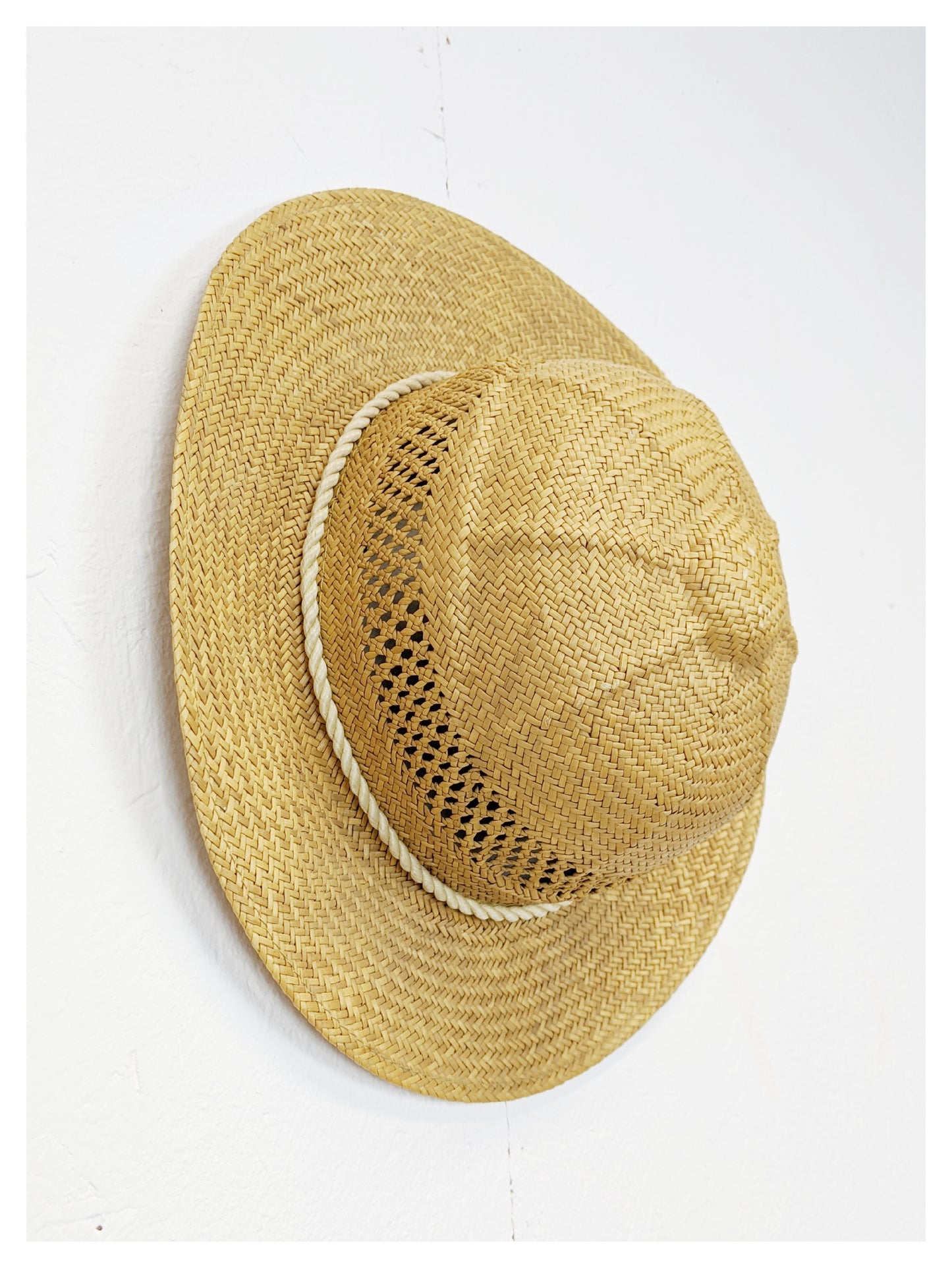 Chapeau en osier 80's