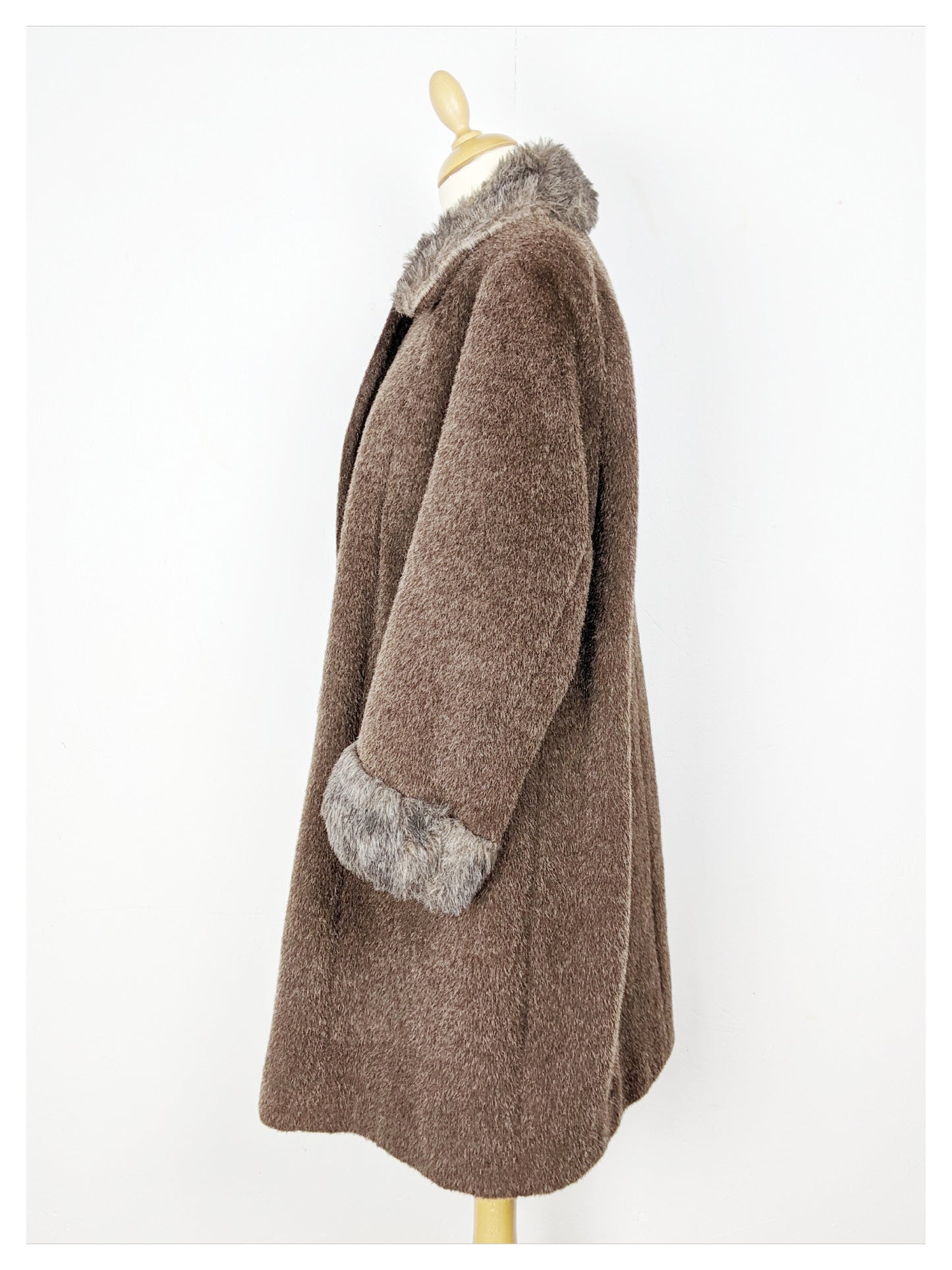 Manteau brun à col fourrure 70's