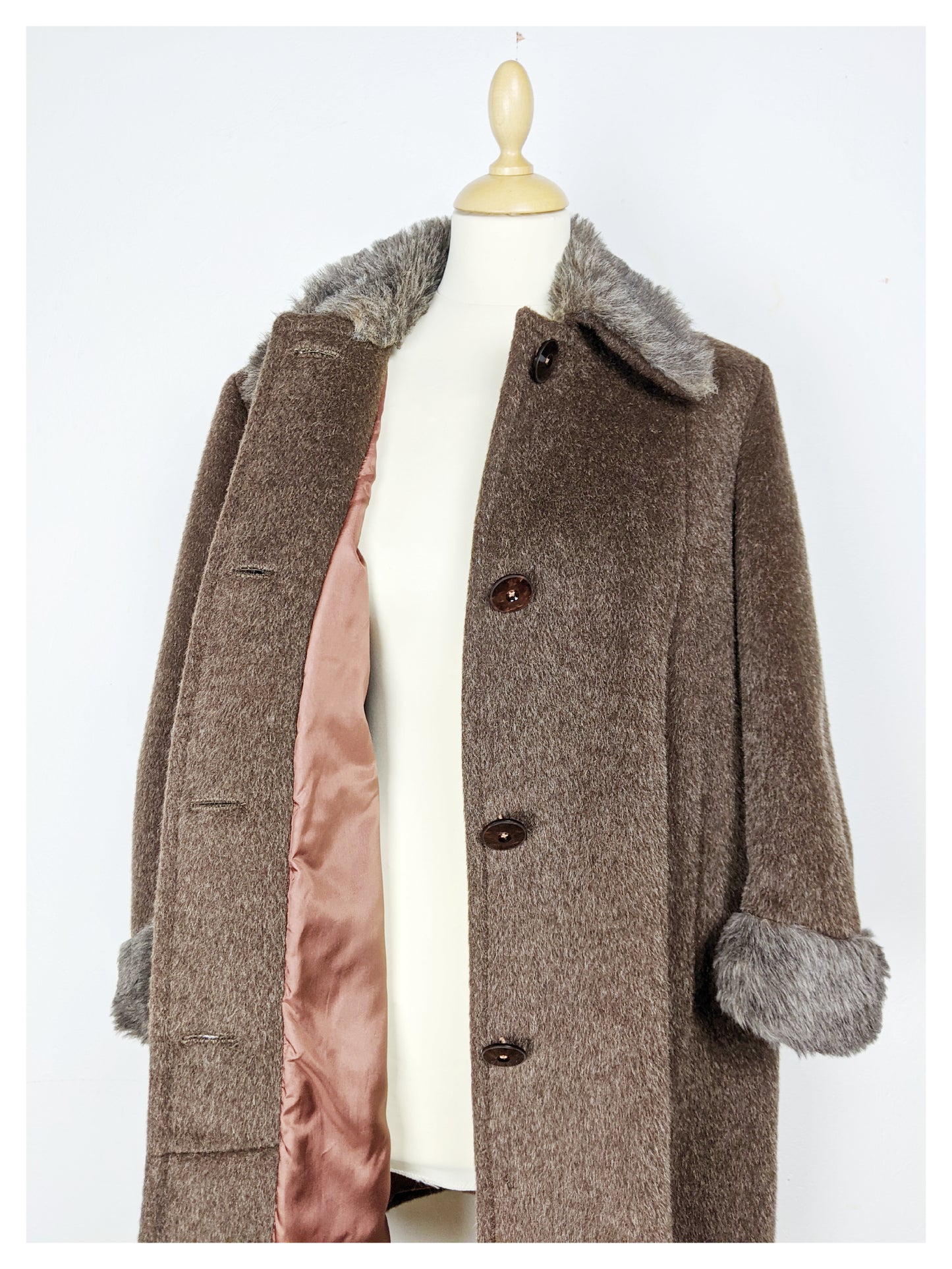 Manteau brun à col fourrure 70's