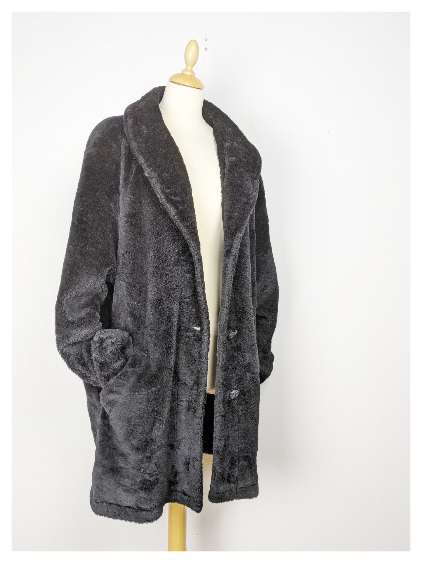 Manteau fausse fourrure noire 80's