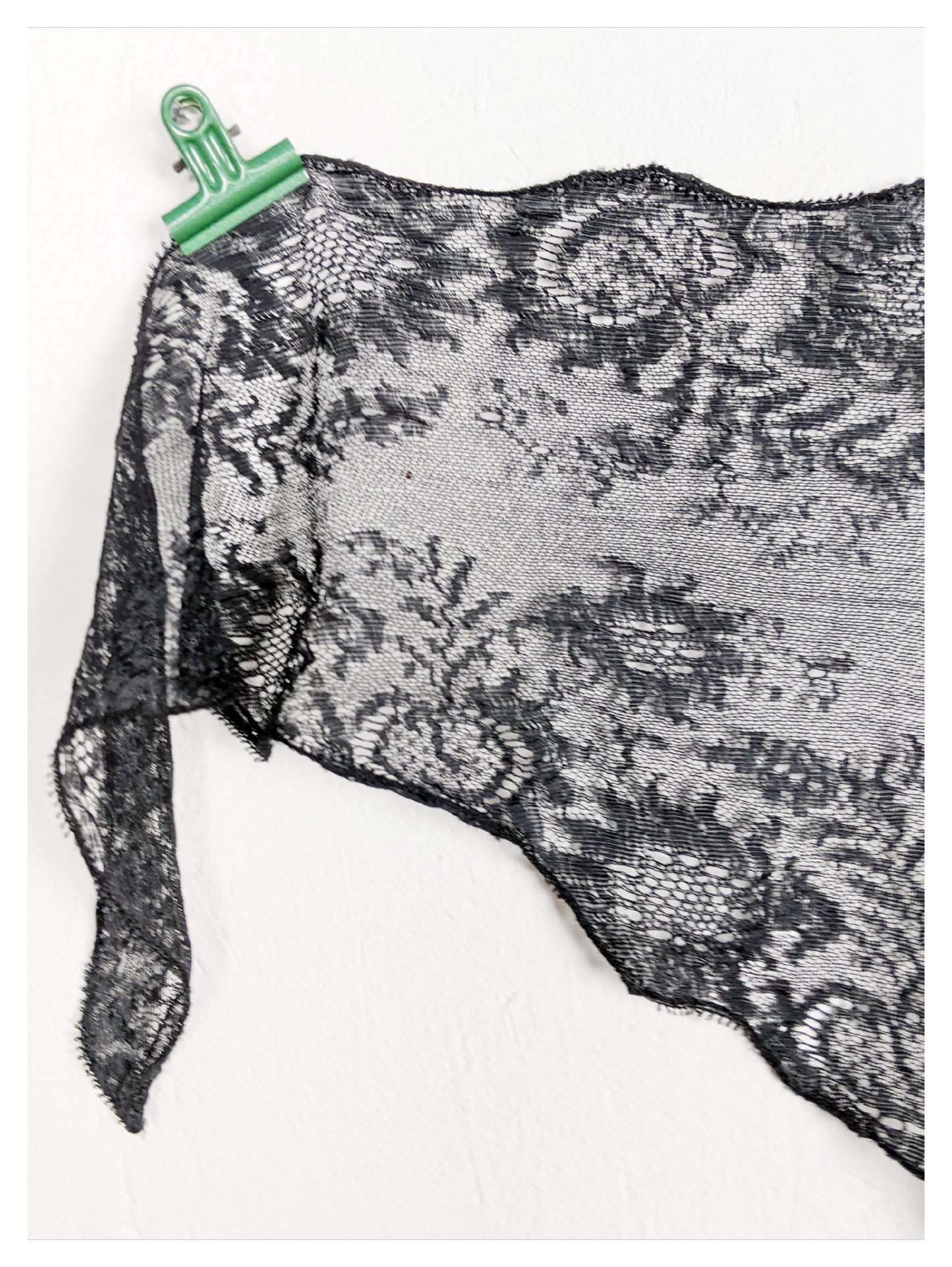 Foulard triangle en dentelle 50s