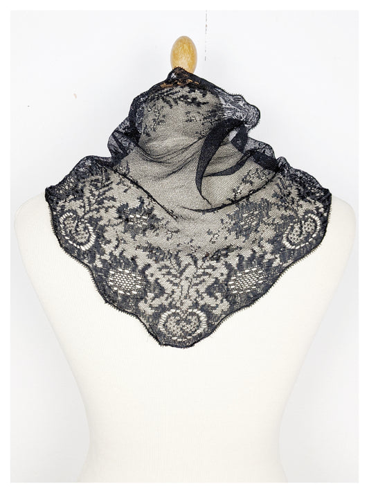 Foulard triangle en dentelle 50s