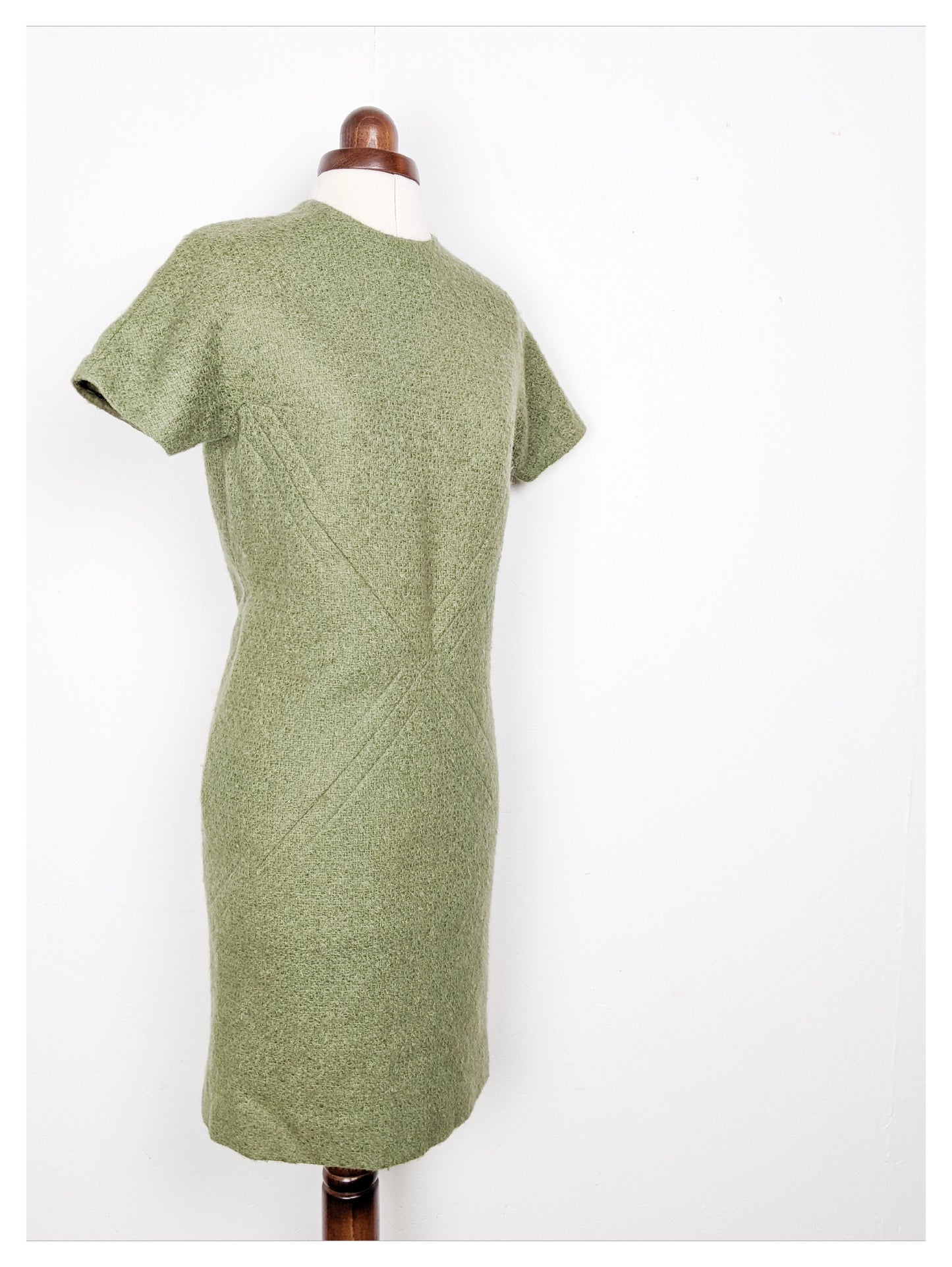 Robe droite vert olive 60s