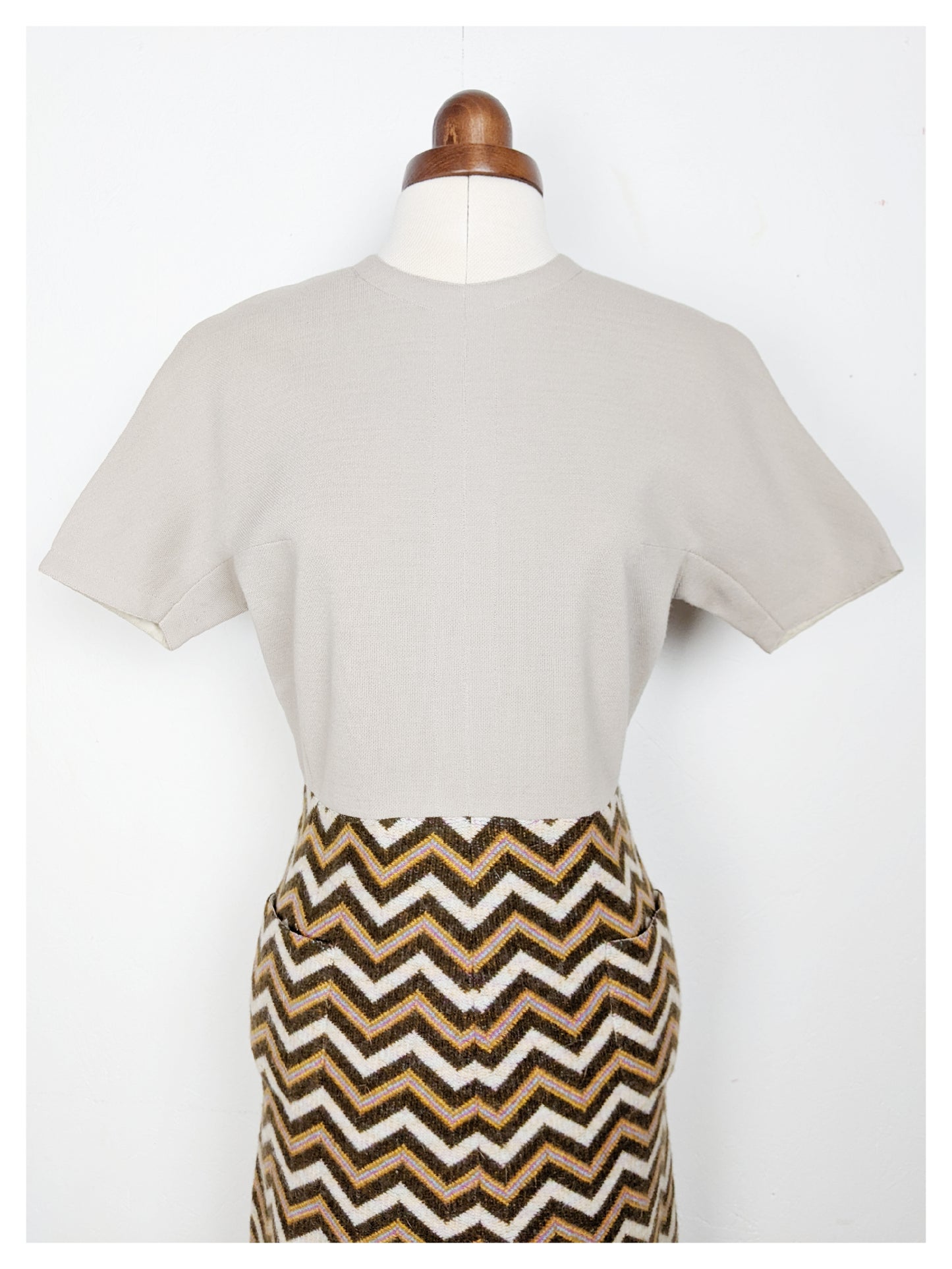 Robe droite à motifs multicolore 60s