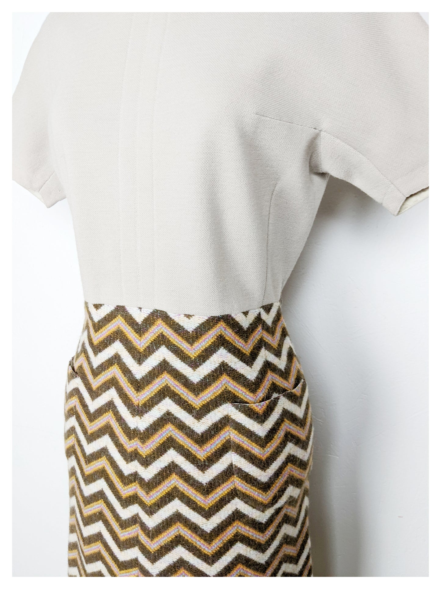 Robe droite à motifs multicolore 60s