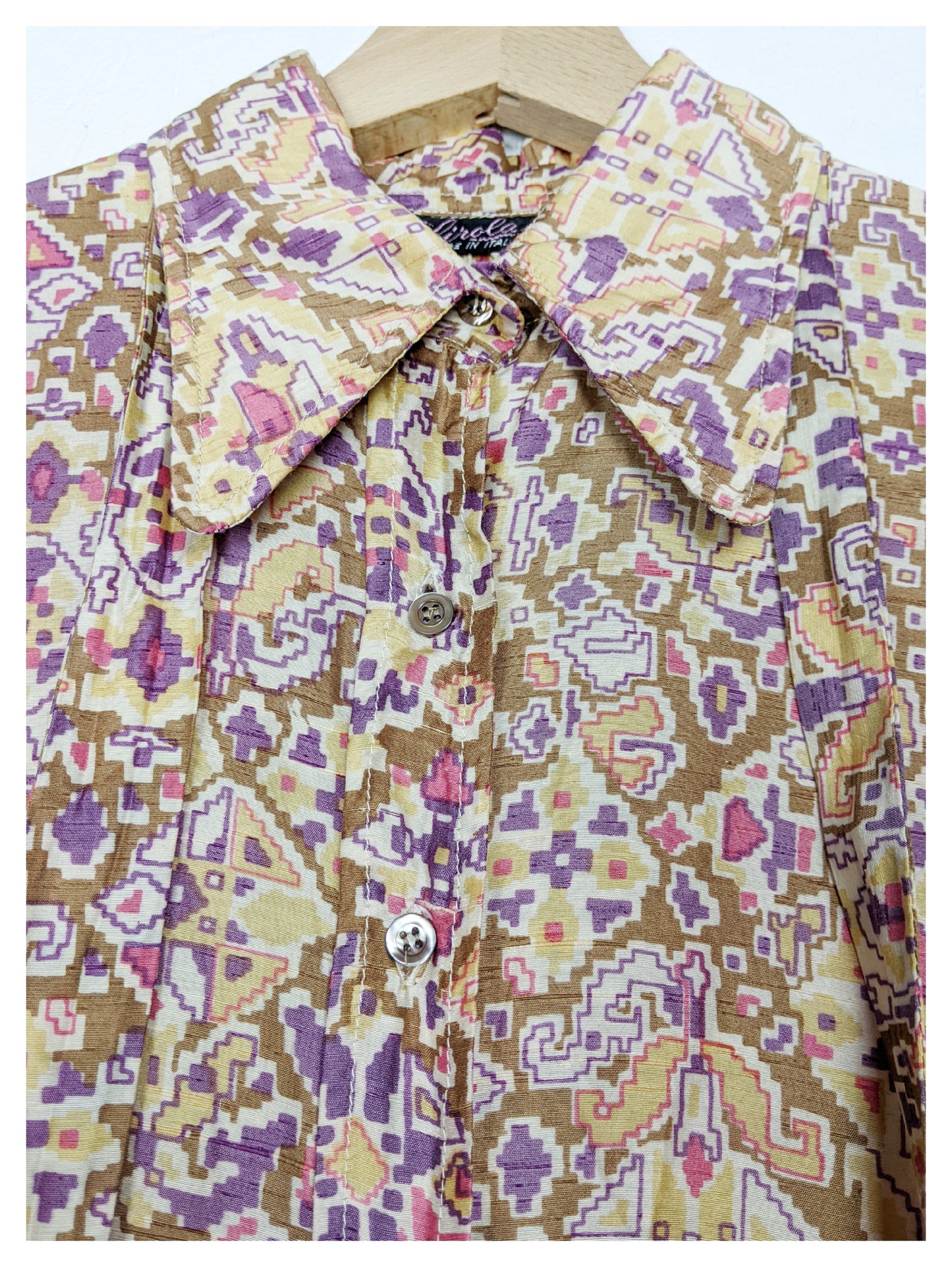 Robe à motifs en soie 70s