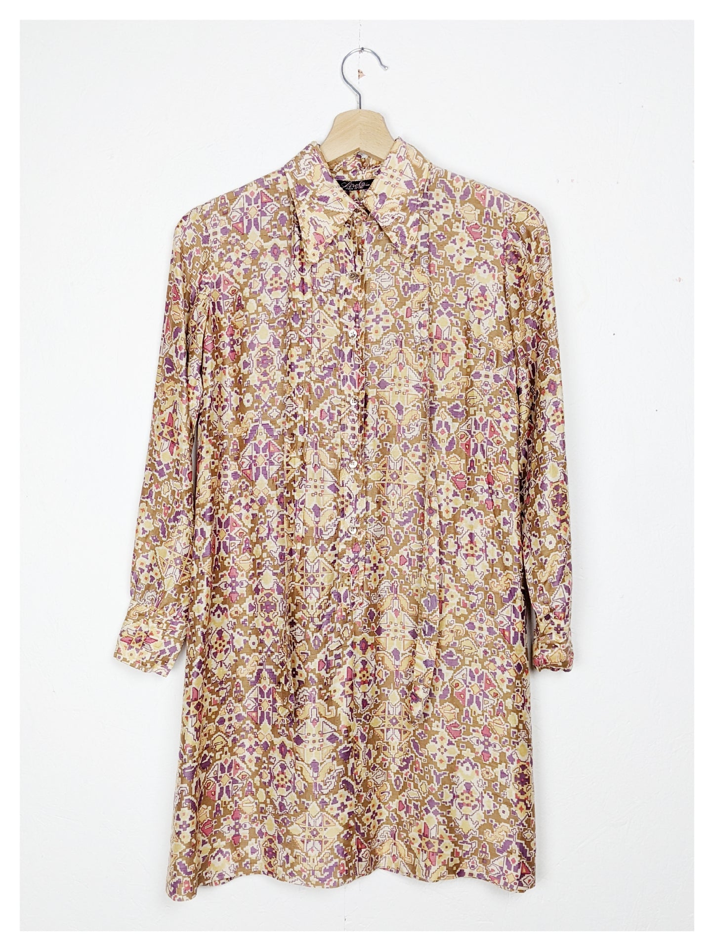 Robe à motifs en soie 70s