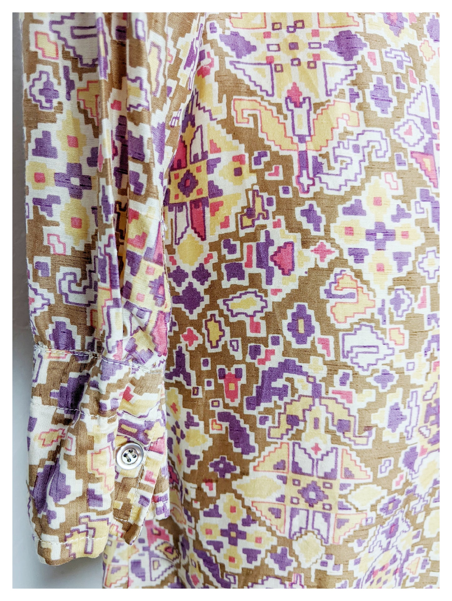 Robe à motifs en soie 70s