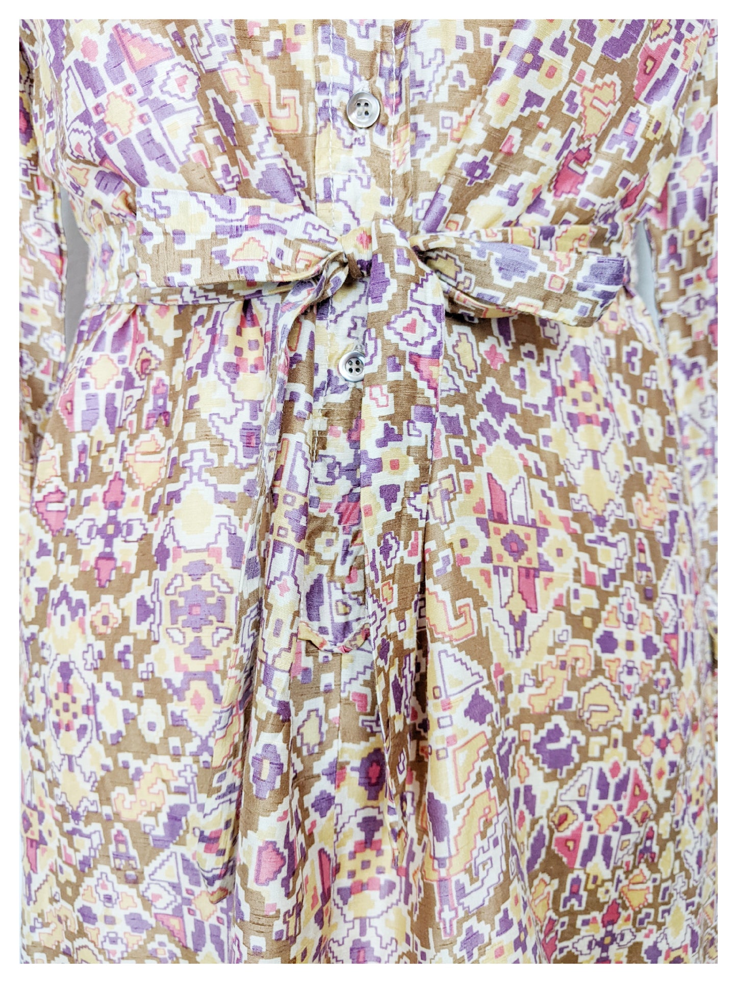 Robe à motifs en soie 70s
