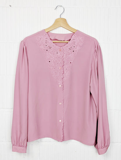 Chemise rose à broderies 90's