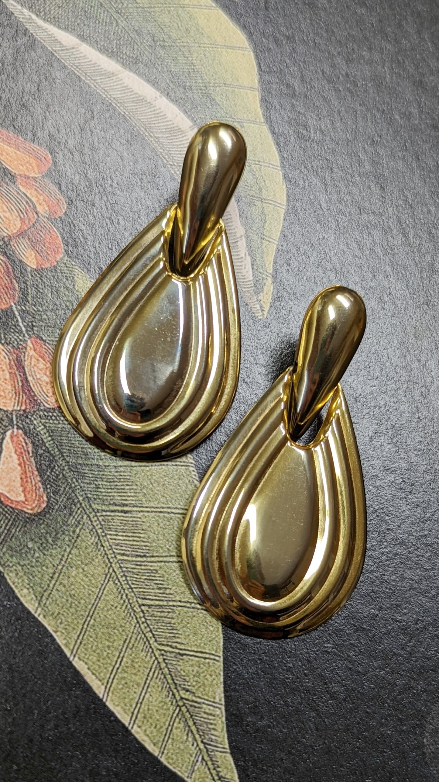 Boucles clips dorées 80s