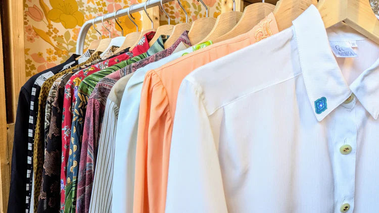 Les passantes vintage |  Sélection de vêtements vintage femme de seconde main