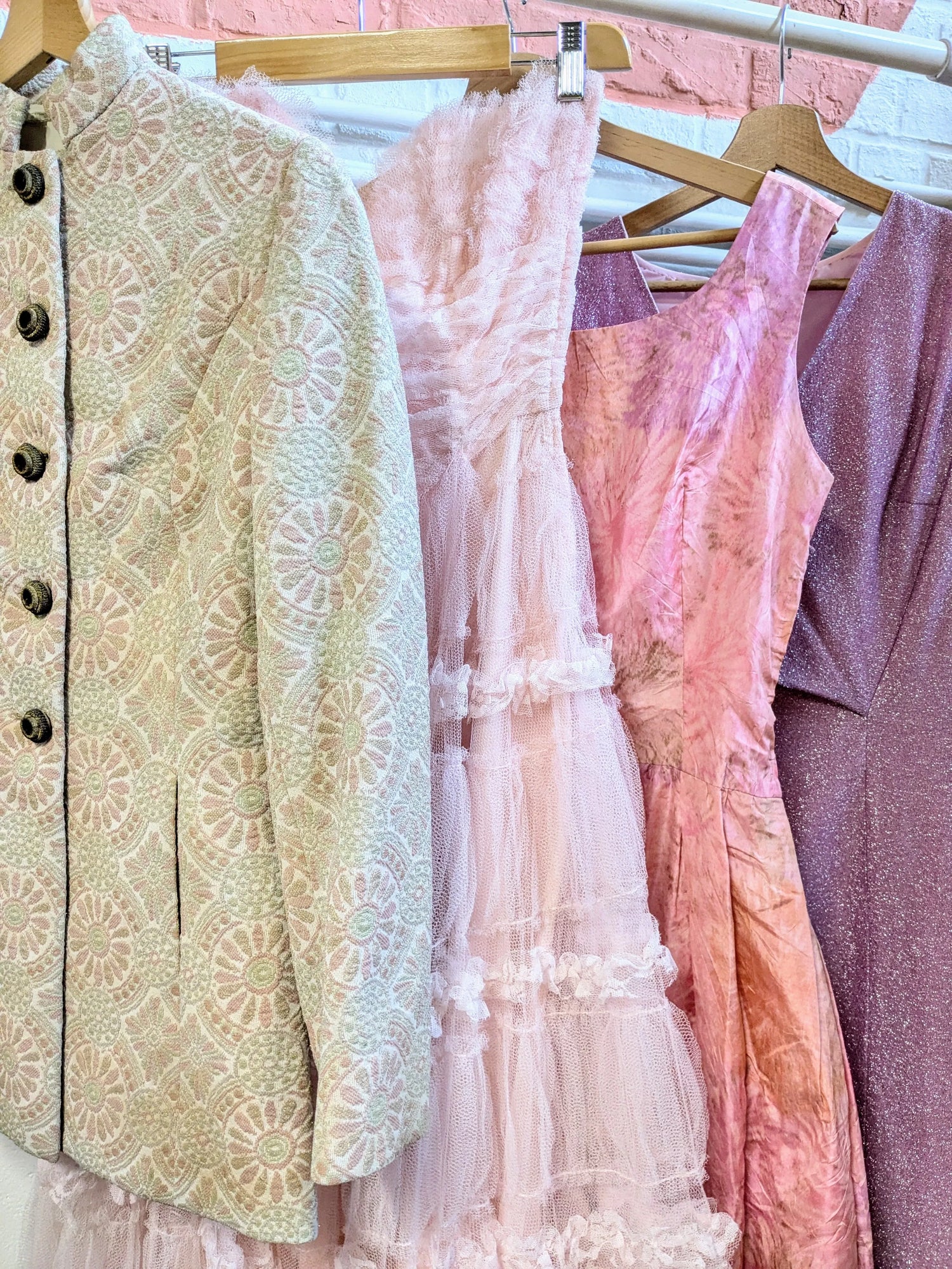 Les passantes vintage Objets et vêtements vintage rare de marque