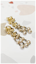 Carica l&#39;immagine nel visualizzatore di Gallery, Boucles clips rivière de perles 50s
