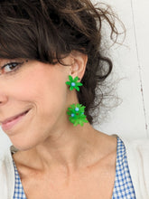 Carica l&#39;immagine nel visualizzatore di Gallery, Boucles clips asymétriques 60s
