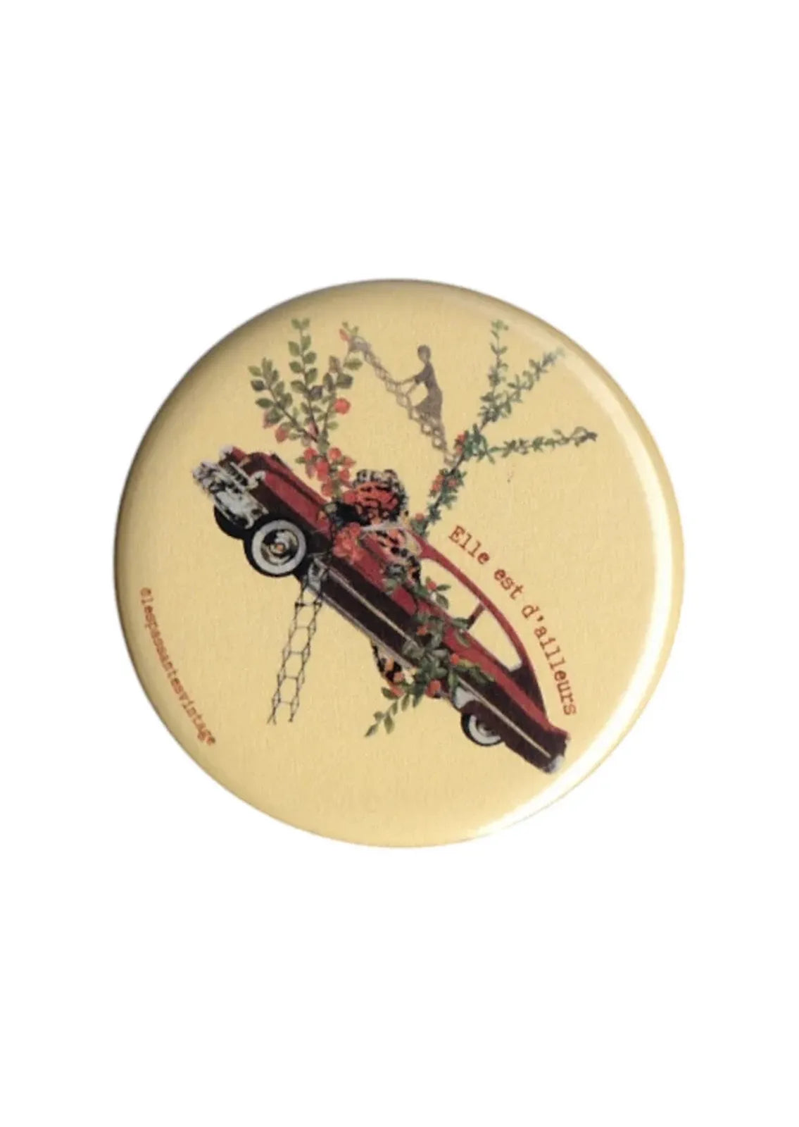 Badge vintage illustration voiture rouge fleurie “Elle est d’ailleurs” – création Pistacchio.illu