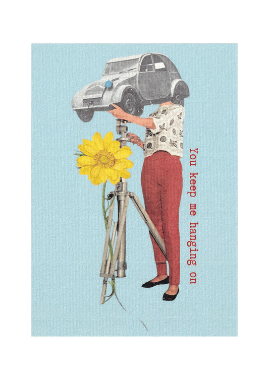 Affiche carte postale vintage bleue avec citation « You keep me hanging on » – illustration rétro originale pour idée cadeau romantique.