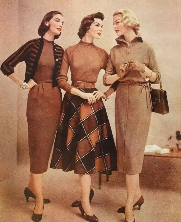 Trois femmes habillées par Daisy Dapper 1950 Les passantes vintage