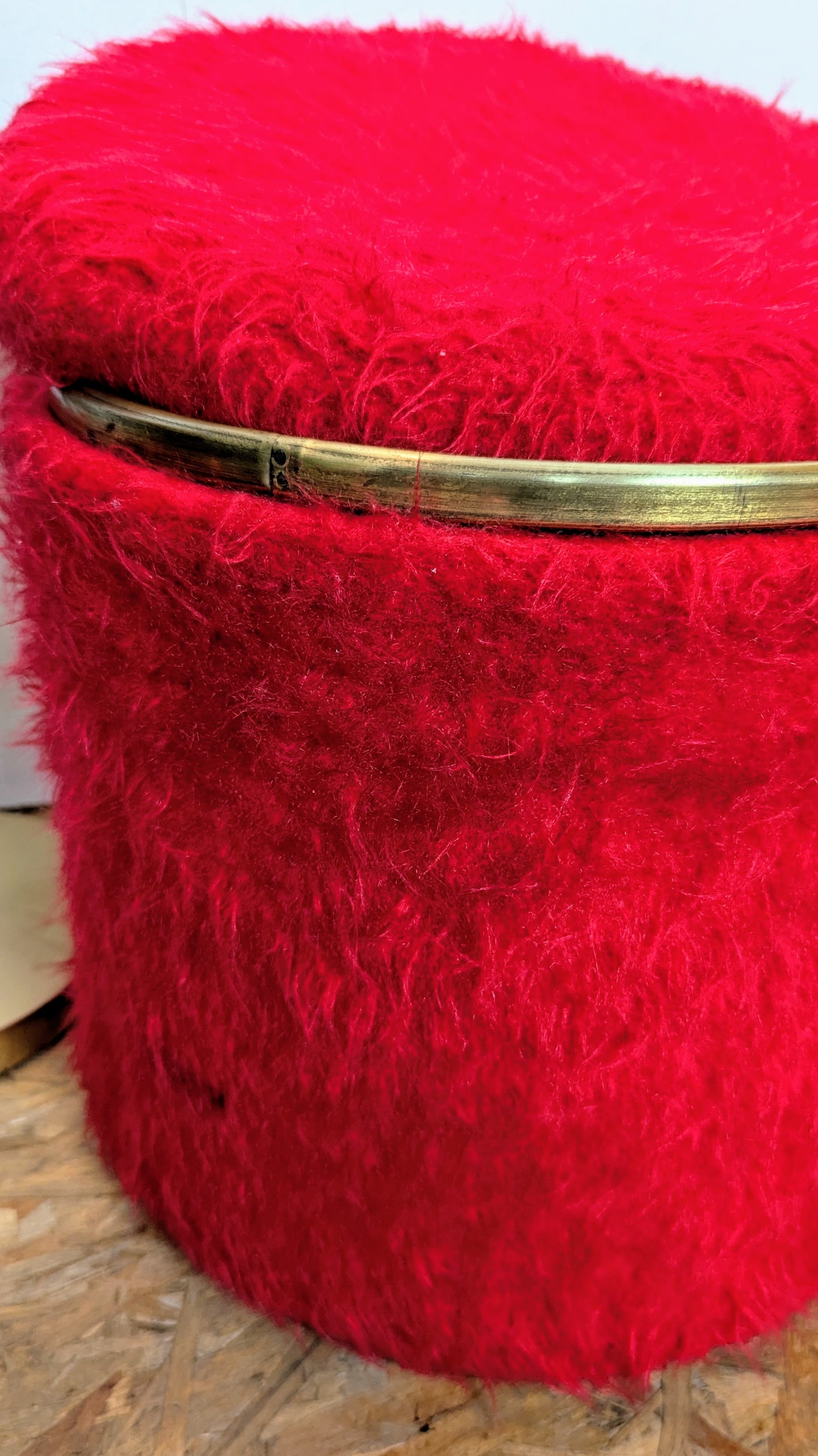 Pouf doudoune rouge 70s