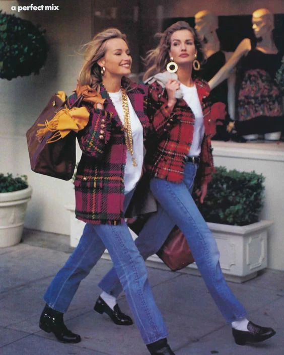 Look vintage années 90 – denim minimaliste