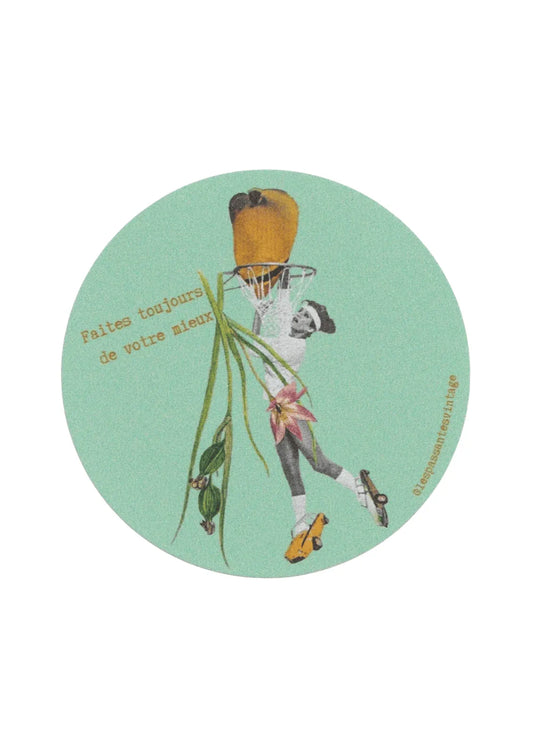 Autocollant rond collage personnage en rollers tenant une plante sur fond vert menthe
