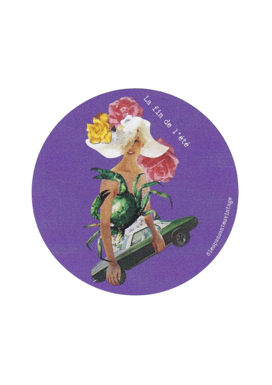 La fin de l’été

Autocollant rond collage femme avec chapeau fleuri tenant une voiture verte sur fond violet