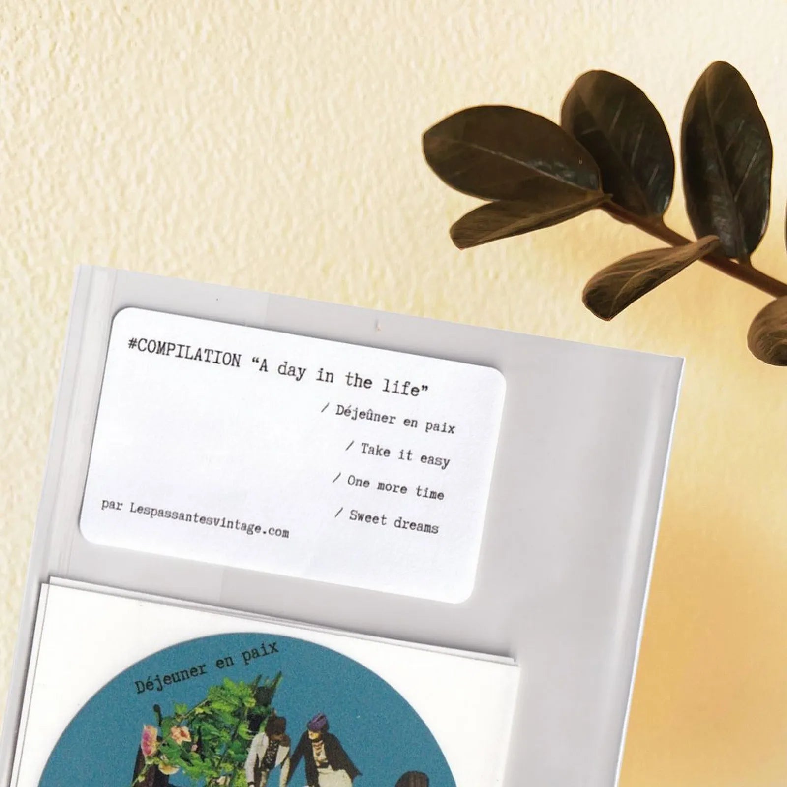 Lot de stickers ronds collection A Day in the Life, collages vintage artistiques et autocollants décoratifs colorés
dans pochette transparente