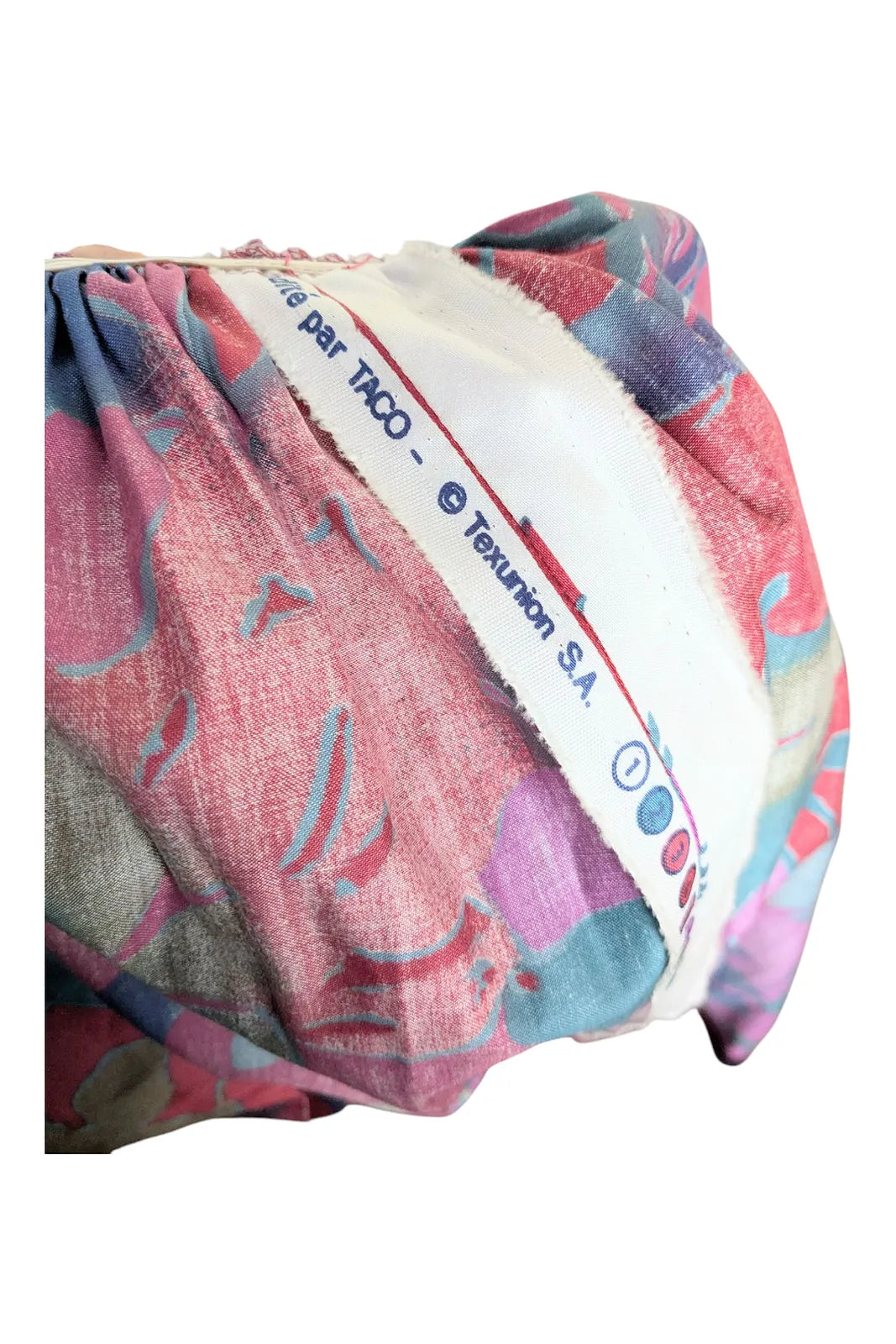 Robe vintage années 80 multicolore à taille cintrée avec ceinture satinée rose et manches courtes