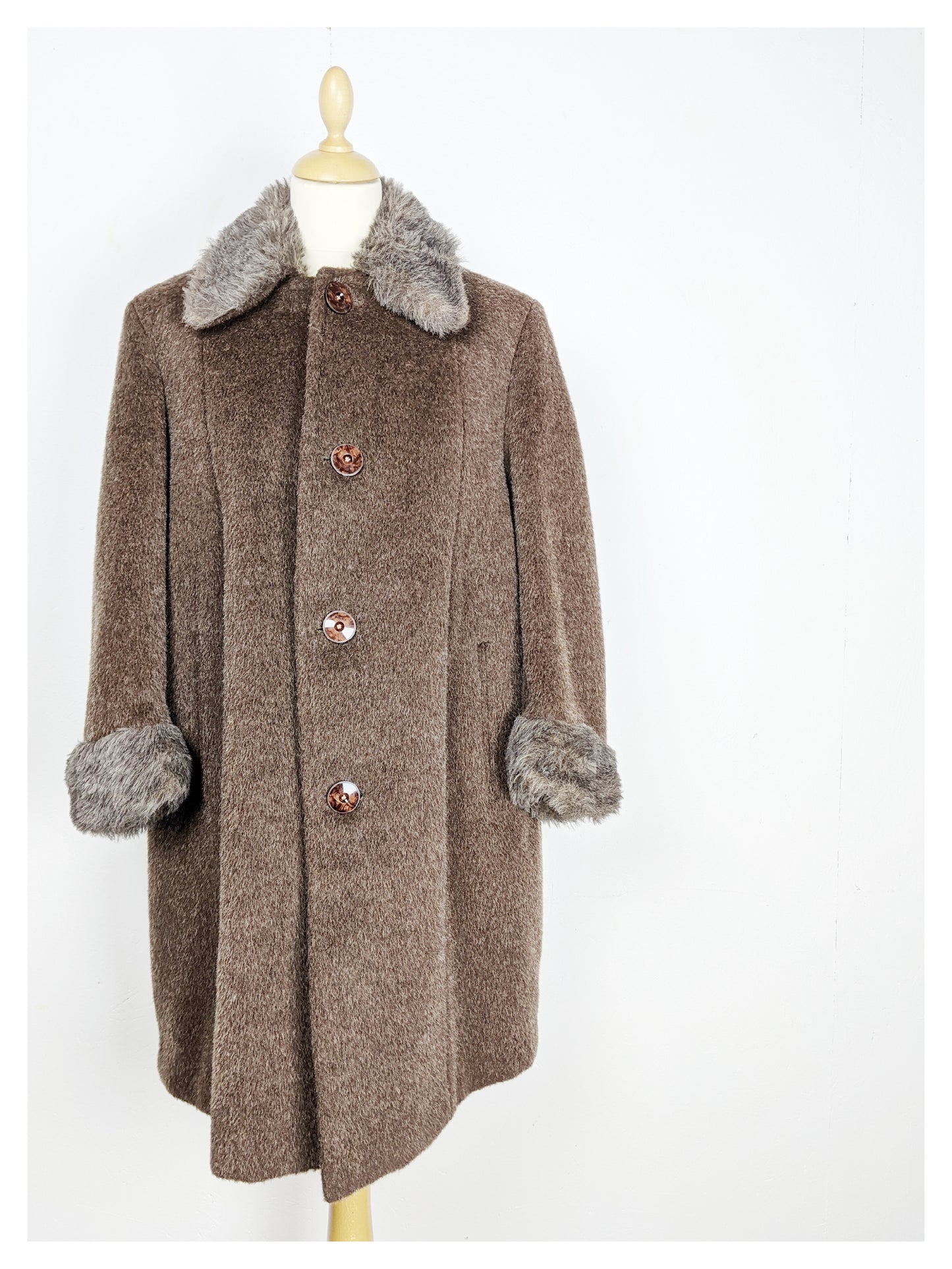 Manteau brun à col fourrure 70's