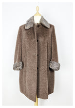 Afbeelding in Gallery-weergave laden, Manteau brun à col fourrure 70&#39;s
